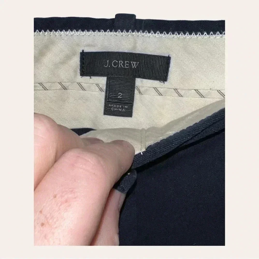 0062. J. CREW CHINO TROUSER‎ NAVY BLUE IN COLOR SIZE 2